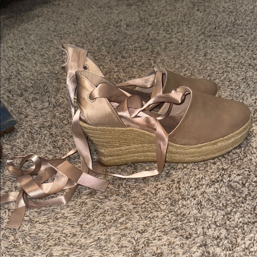Brand New Tory Burch Tan Espadrille Shoes with Ribbon Laces